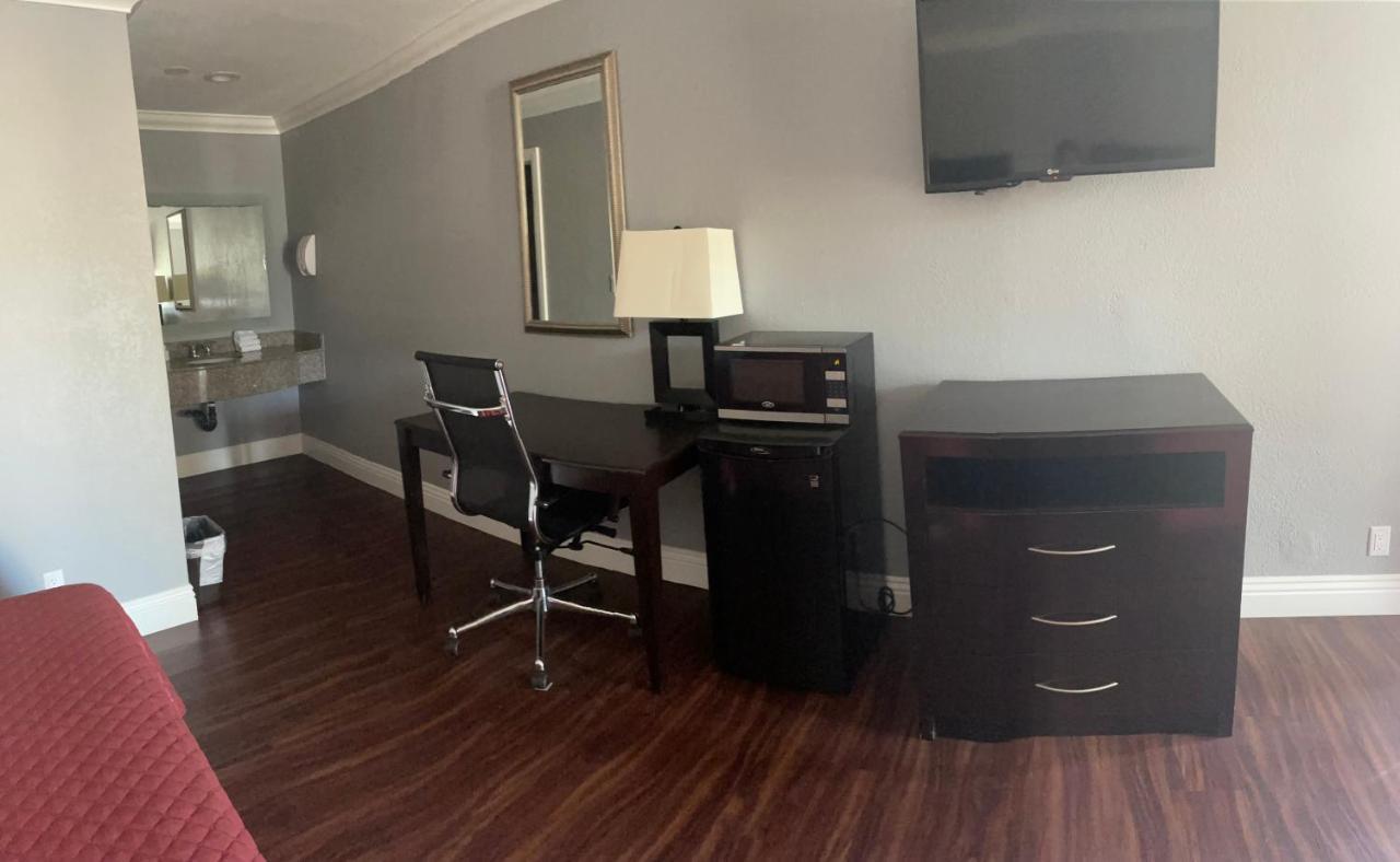 Legacy Inn & Suites Anaheim Buitenkant foto